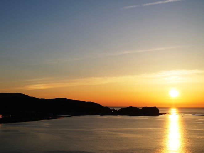 袖ヶ浜からの夕日　当館車3分