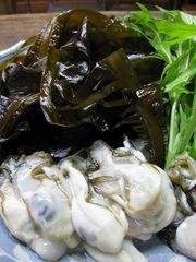 ワカメ牡蛎しゃぶ縦位置