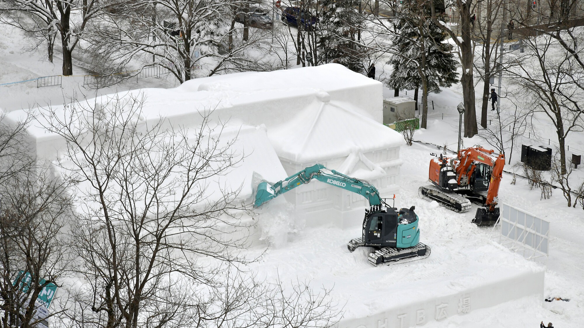 2025さっぽろ雪まつり　公園側客室からの眺望・翌朝解体の様子