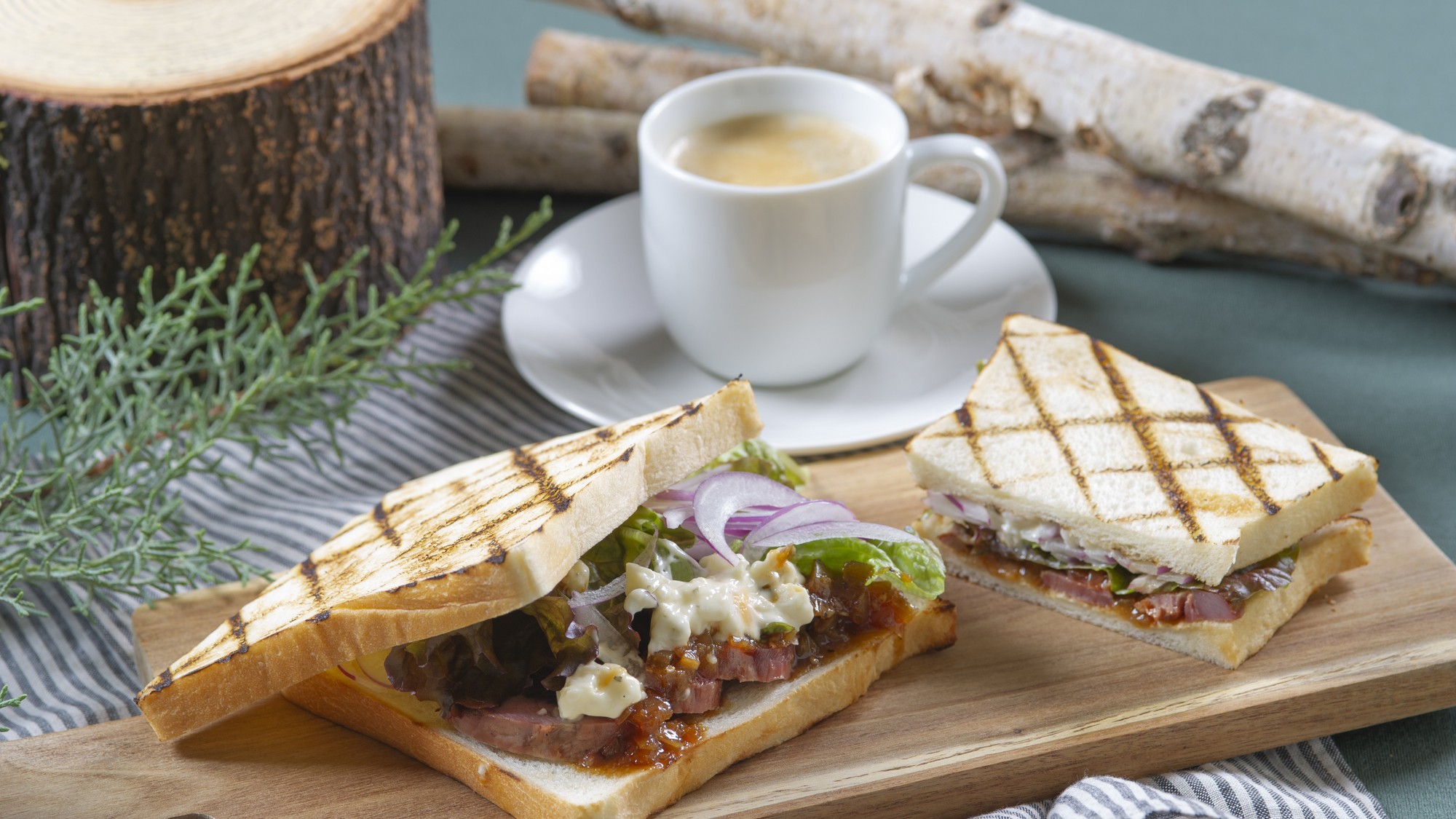 2025年冬の朝食メニュー♪～グリルラムサンド～