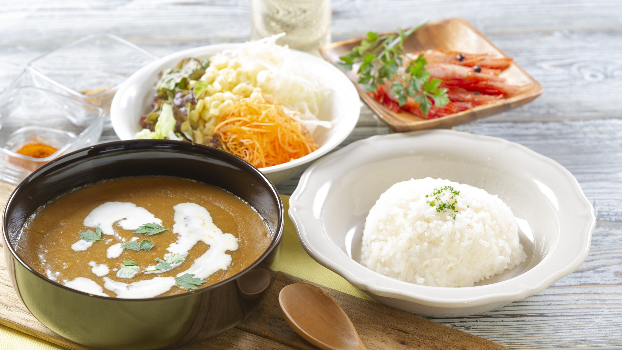 2025年夏の朝食メニュー♪～北海道産甘えびの旨みたっぷりココナッツカレー～