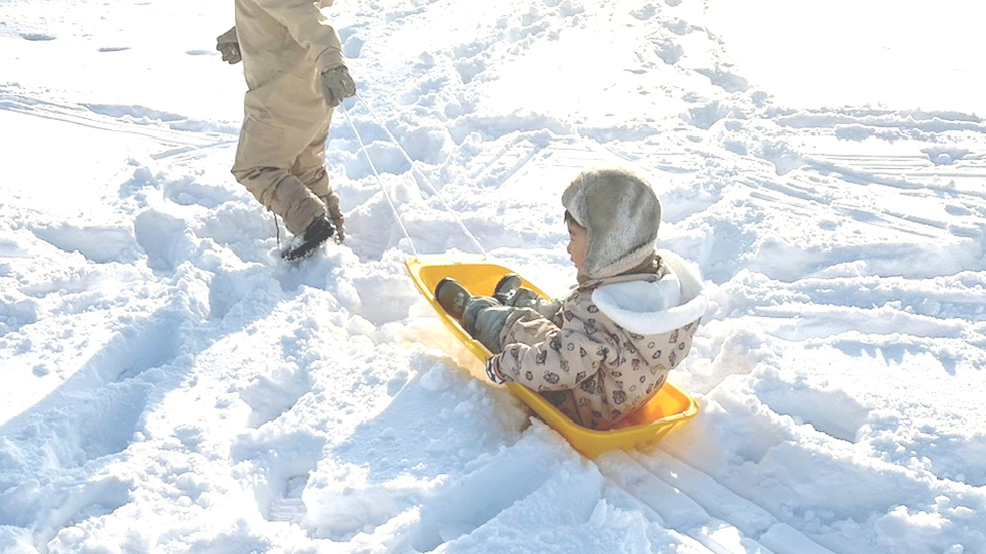 雪遊び