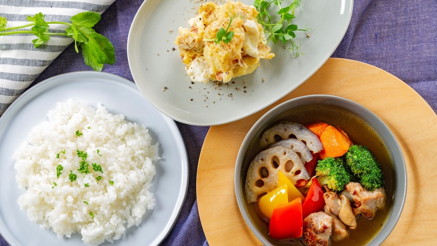 2024年春の朝食メニュー♪～チキンと野菜のスープカレー～