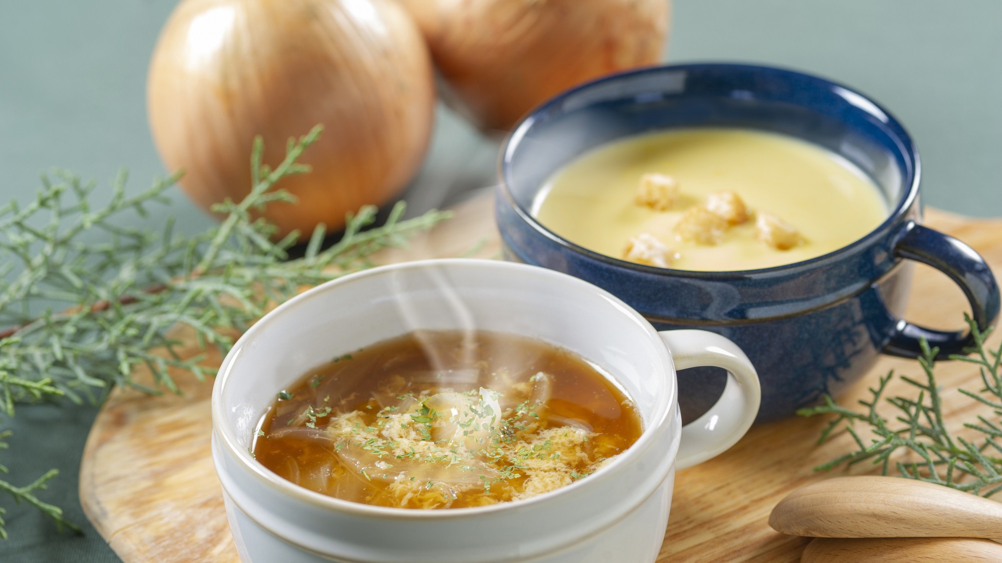 2025年冬の朝食メニュー♪～北海道産オニオンかきたまスープ・北海道コーンポタージュ～