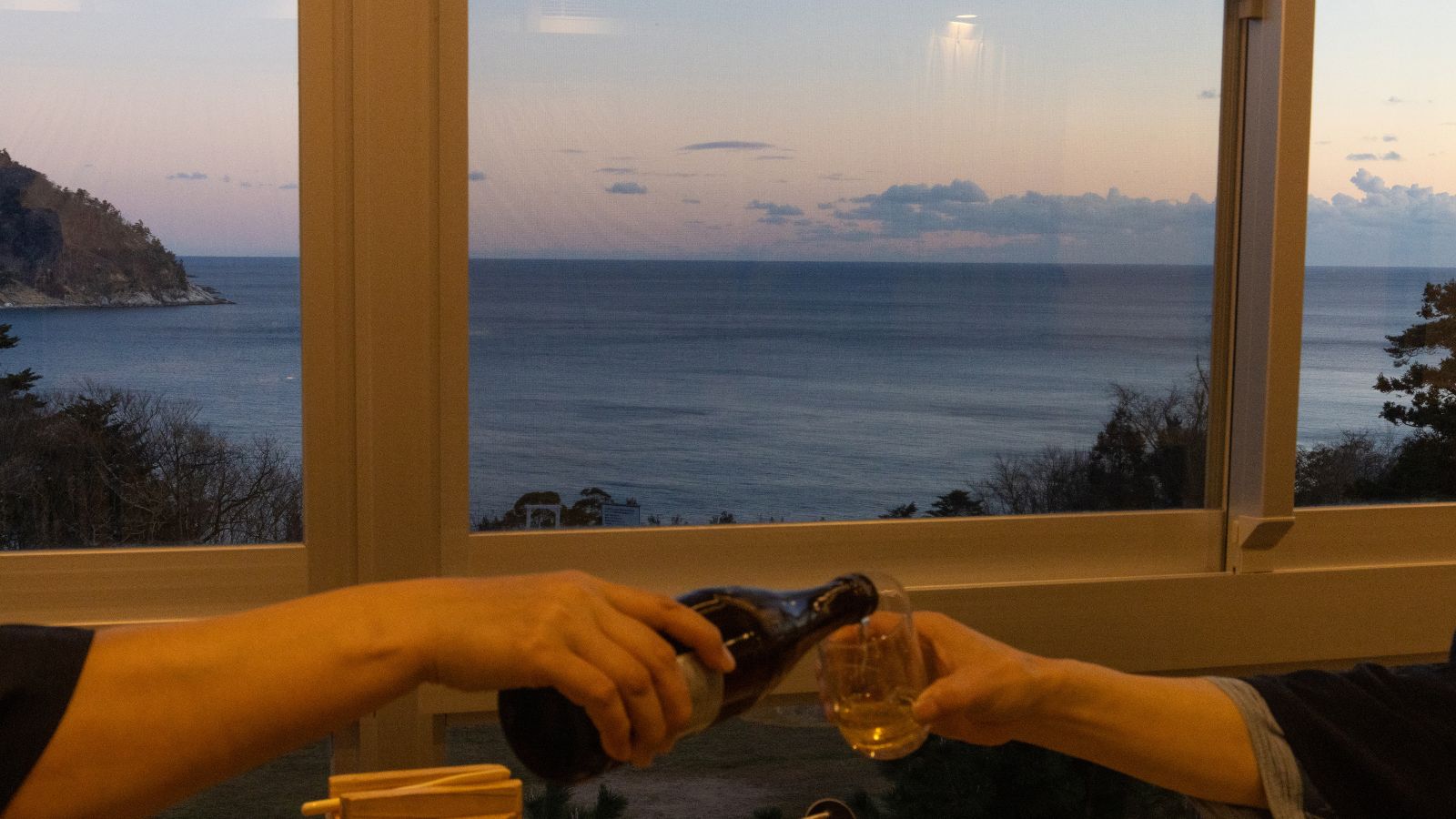 美しい景色を眺めながらお食事を楽しめます。