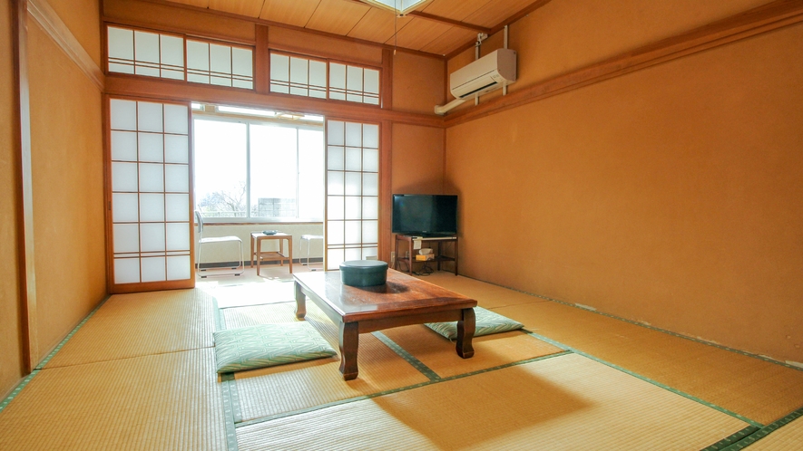 #客室10畳＿全室オーシャンビュー！広々した日本間のお部屋です。ご家族でのご利用にも◎