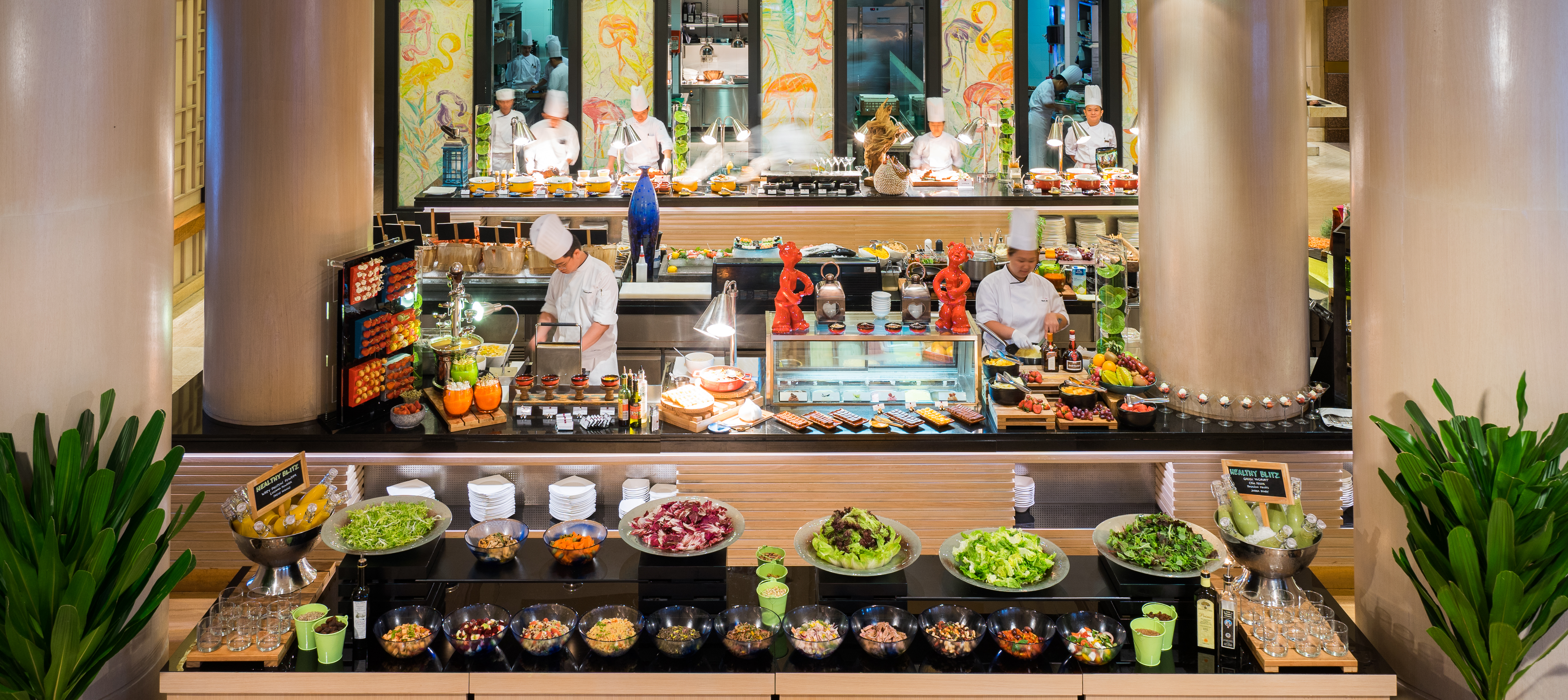 レストラン「オスカーズ」