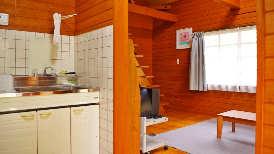 *【バンガロー一例】設備充実のキッチンに広々としたリビング…お友達・家族でゆっくりお寛ぎ下さい♪