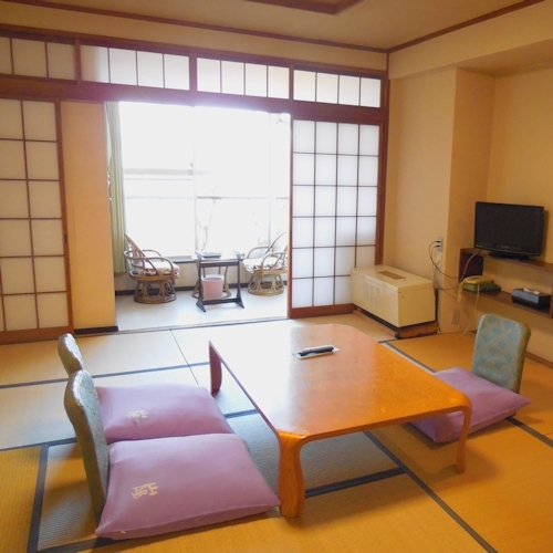 [อาคารหลัก] ห้องสไตล์ญี่ปุ่น 10 เสื่อทาทามิ (ไม่มีอ่างอาบน้ำและห้องน้ำ)