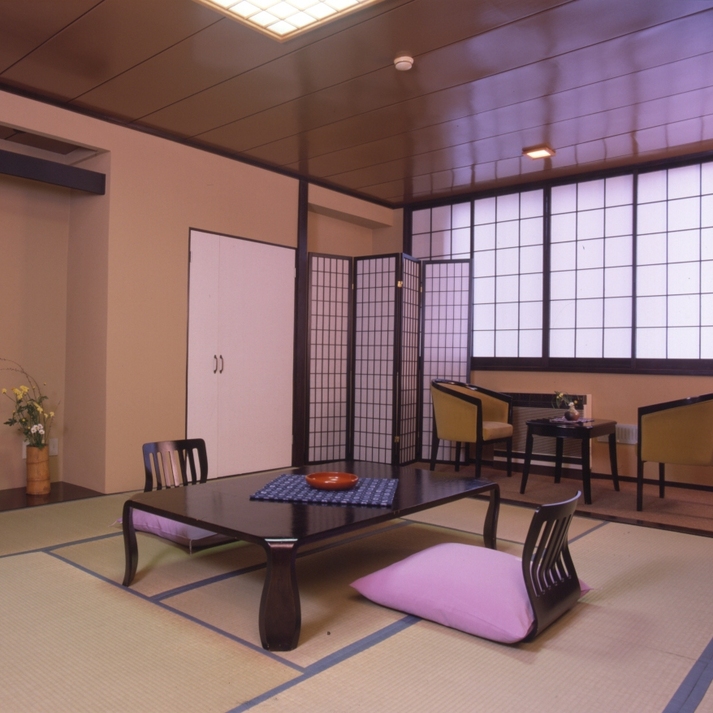 [East Building] Japanese-style room 10 tatami mats (with bath or without bath / with toilet)