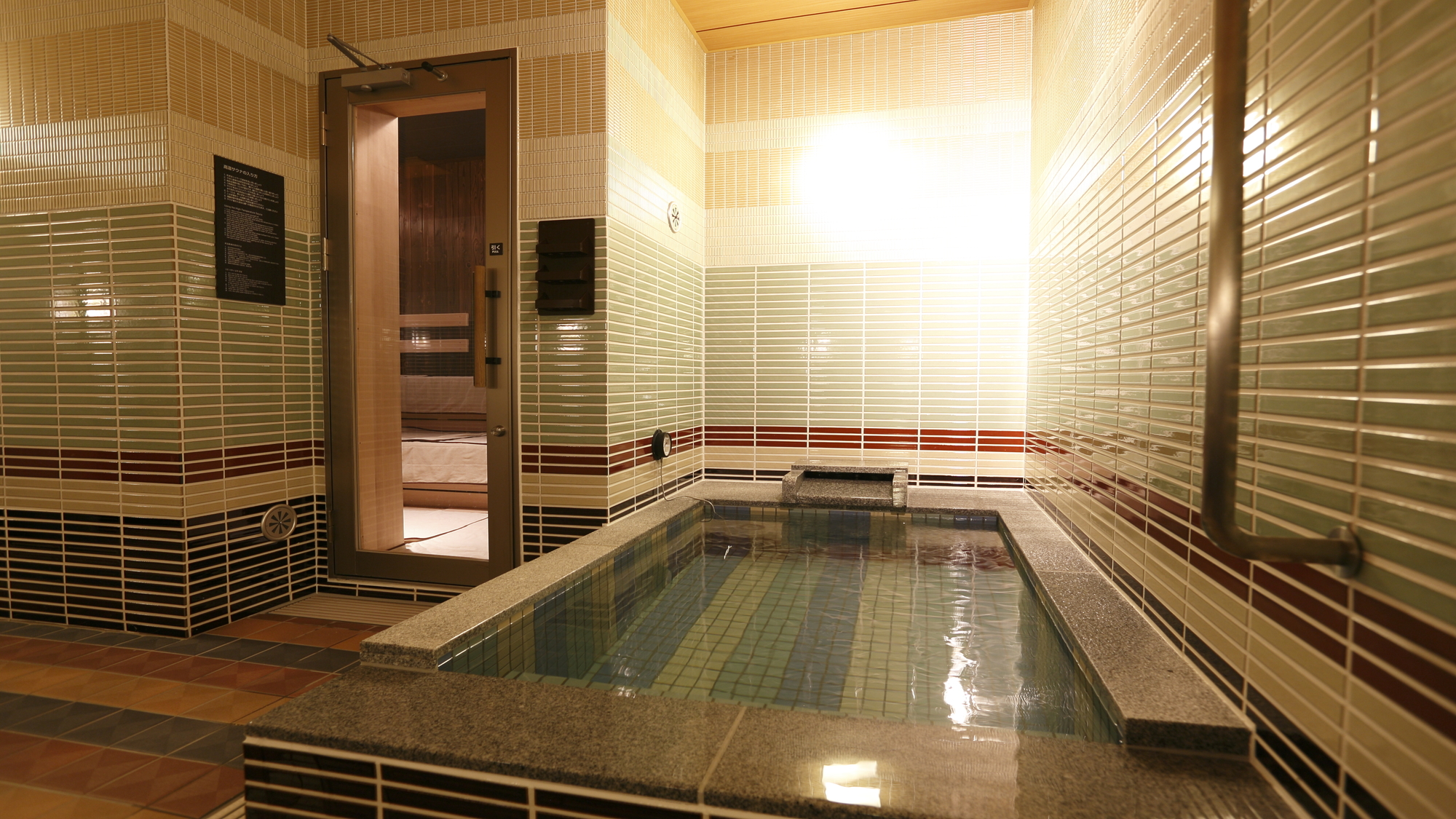 【男性大浴場】水風呂（温湯：12～13℃）