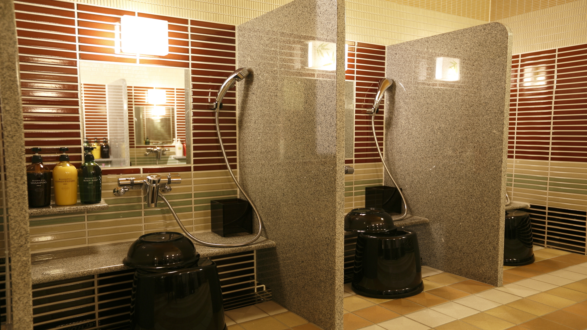 【女性大浴場】洗い場 (カラン：8か所)