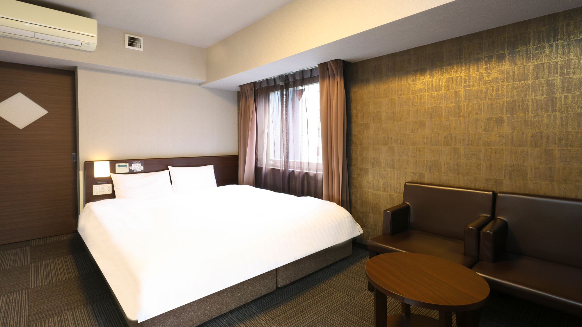 ◆デラックスクイーン 　23平米　32インチTV付