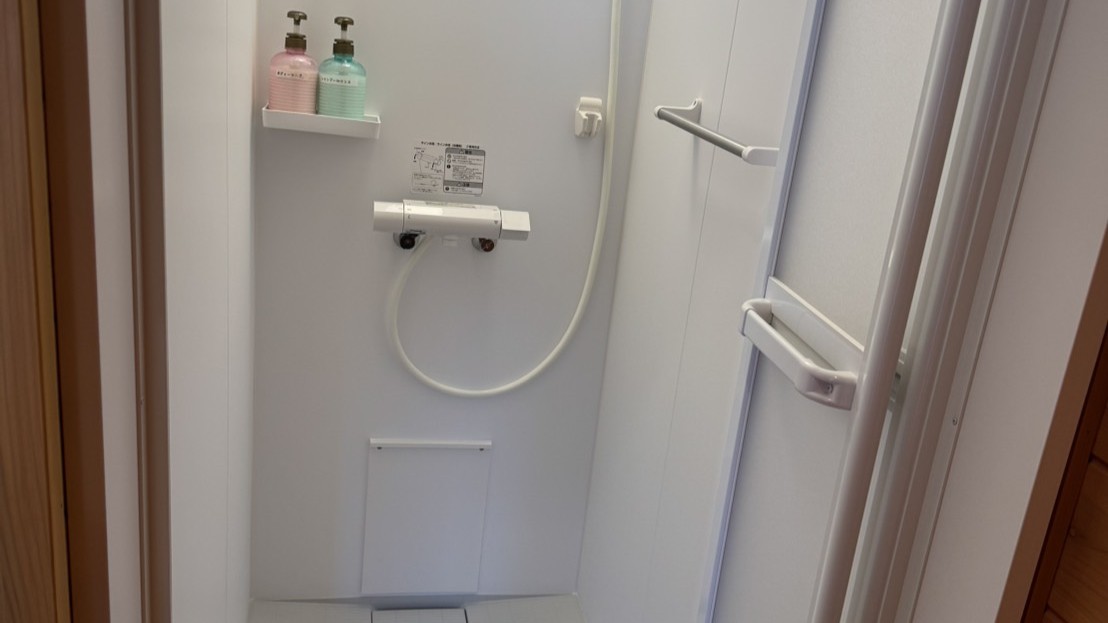 *【コテージA～E】以前のユニットバスから、バス・トイレセパレートに一新しました。