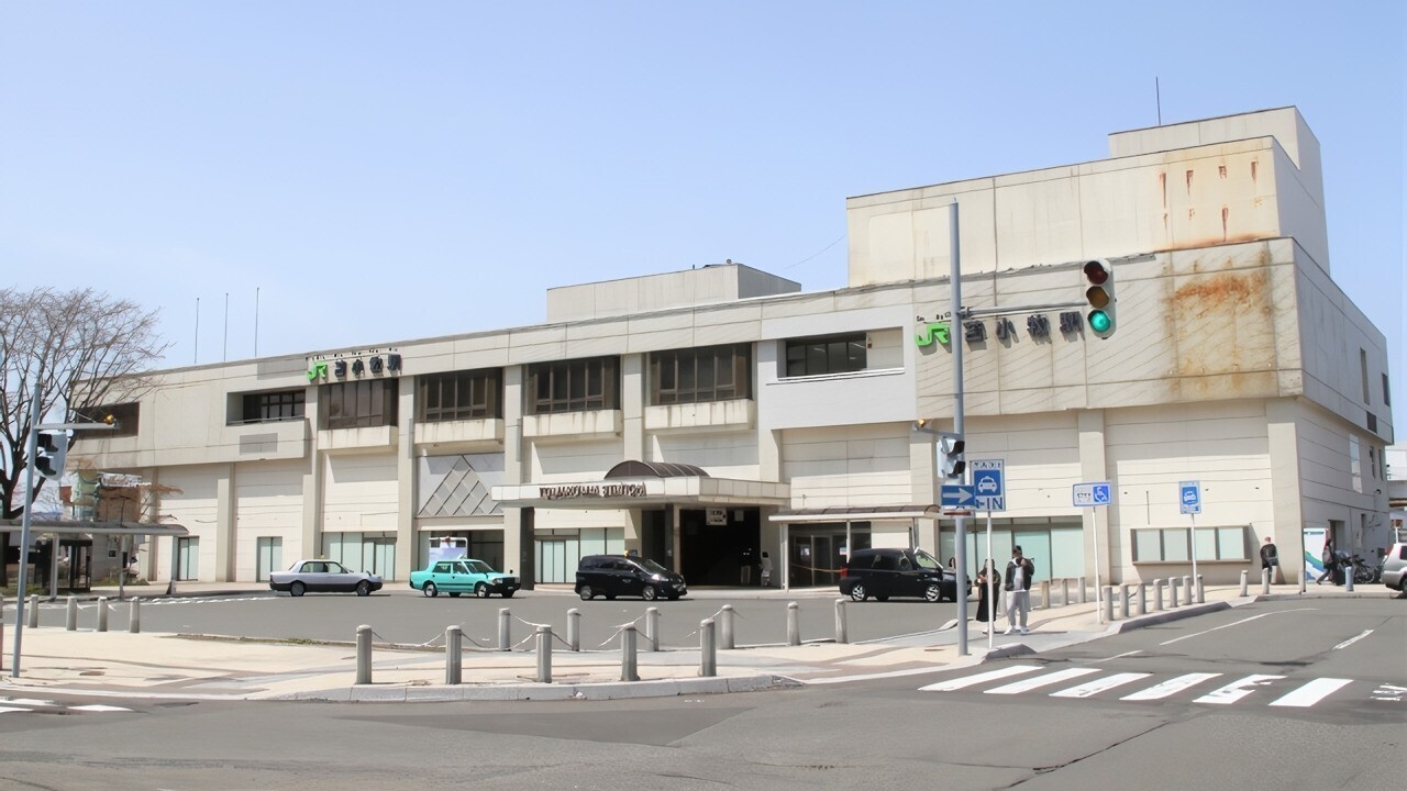 【観光画像】苫小牧駅前