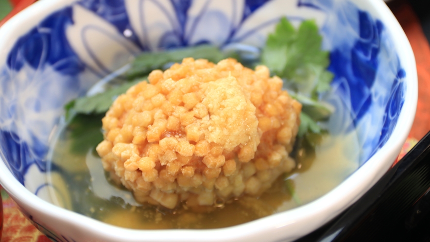 女将特製のレンコンまんじゅう♪優しい味で餡のとろみが合います