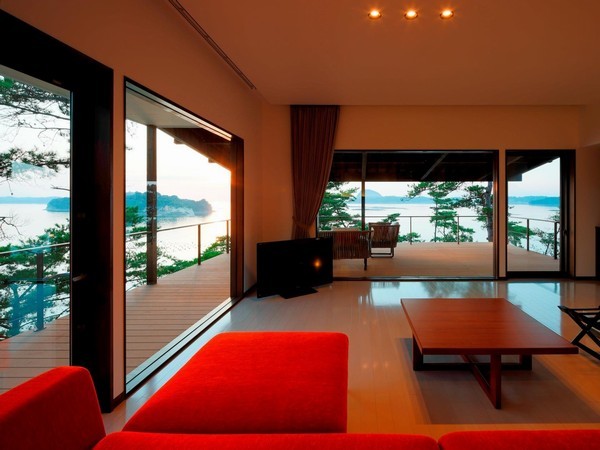 Panorama view villa living
