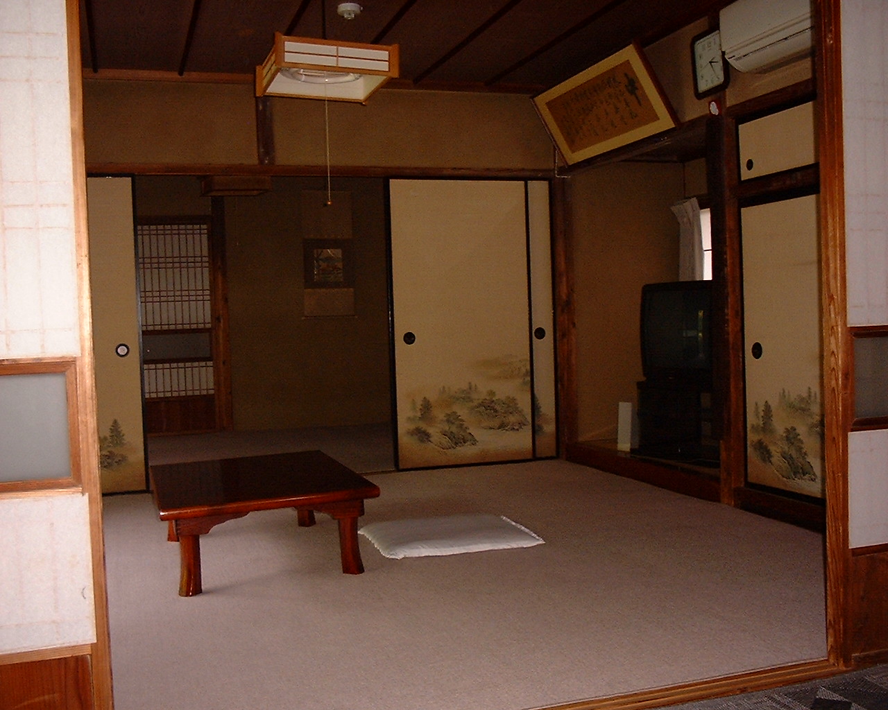 み間続きの離れ