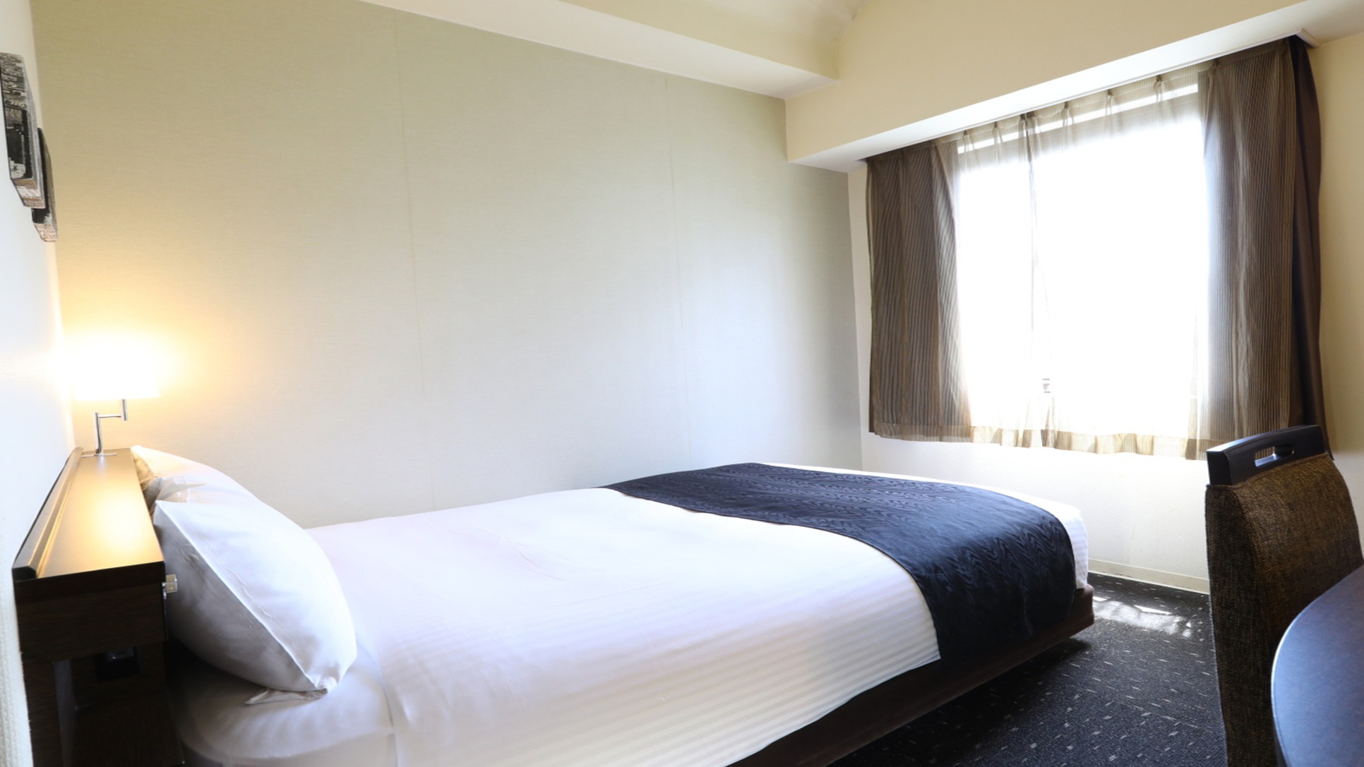 セミダブルルーム一例