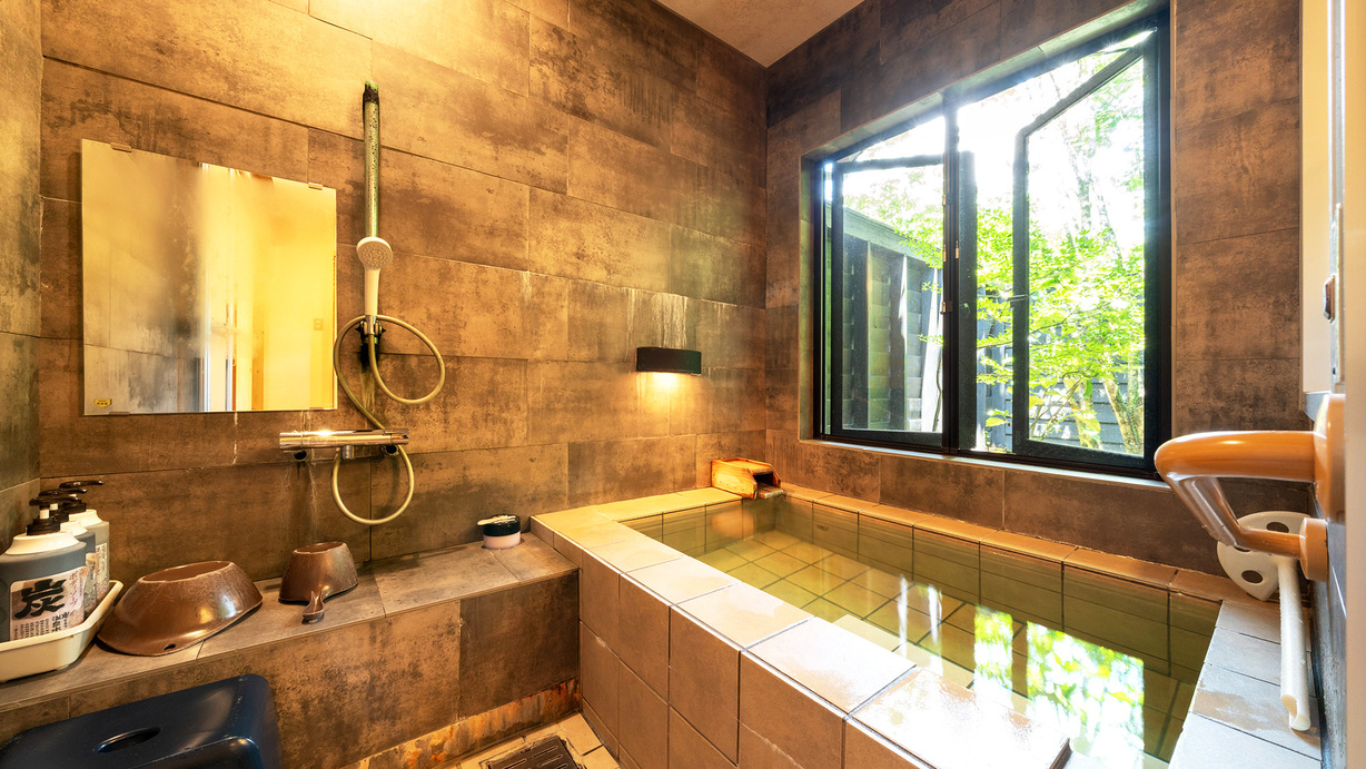 【TypeB】内風呂付離れ客室。プライベート空間でゆったりと神の湯【紫尾温泉】に浸かっていただけます