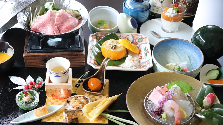 紫尾庵流創作懐石料理一例：薩摩の郷土料理や地元の素材をふんだんに使った四季折々のお料理です。