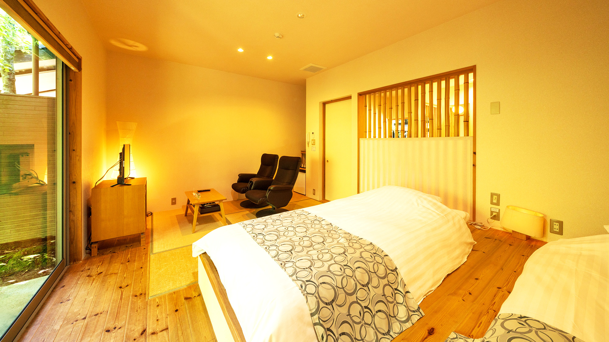 【TypeA】露天風呂付離れ客室。和を基調にデザインされた心落ち着く空間です。