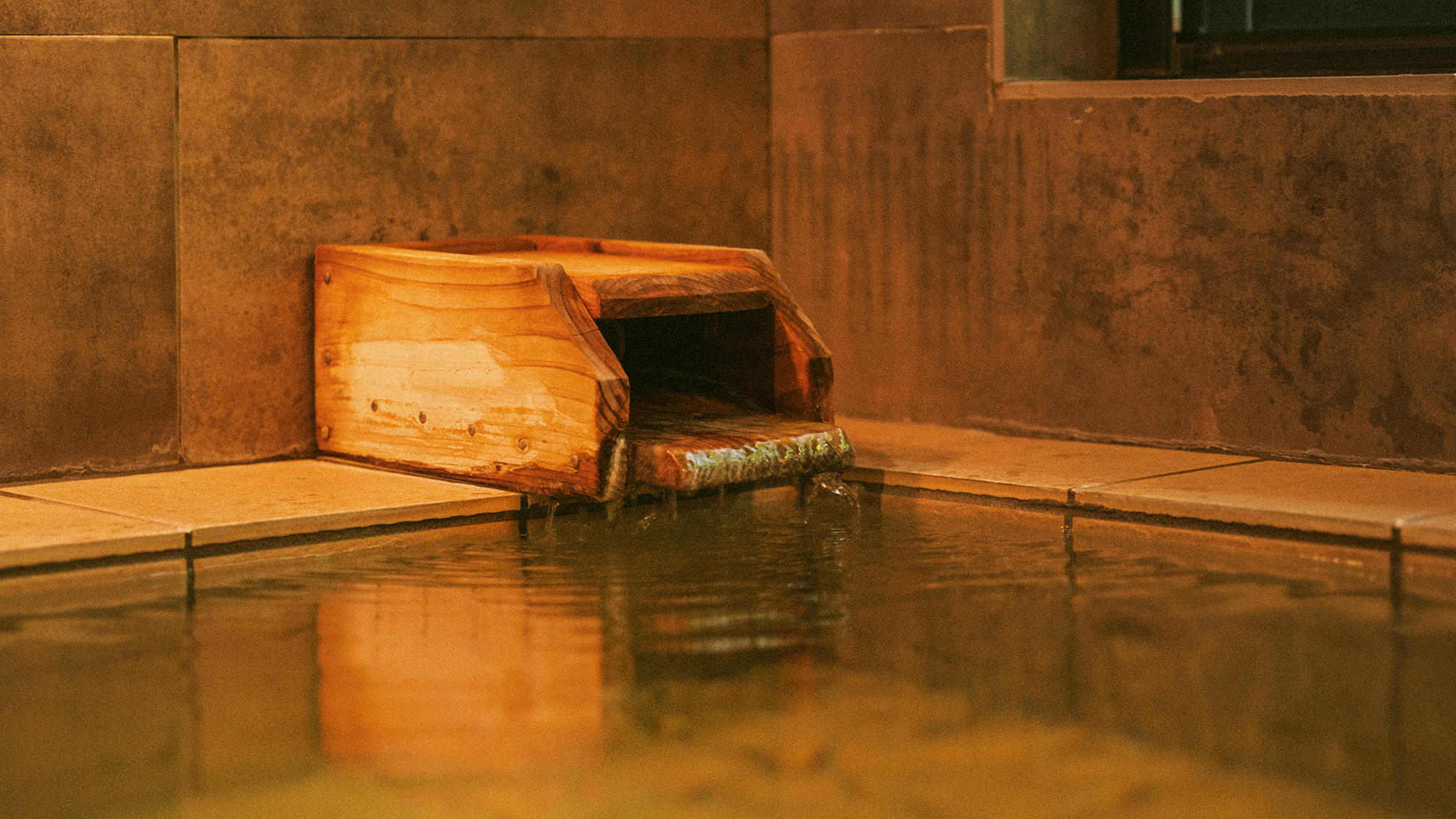 【TypeB】内風呂付離れ客室。自然湧出の極上温泉をお部屋にてお愉しみいただけます。