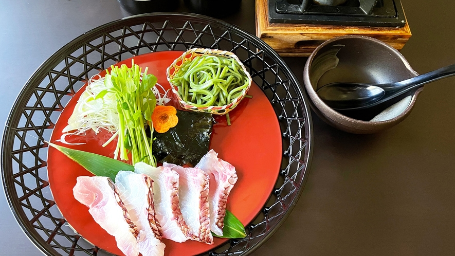 台物一例：錦江湾産天然鯛と生若芽の味しゃぶ