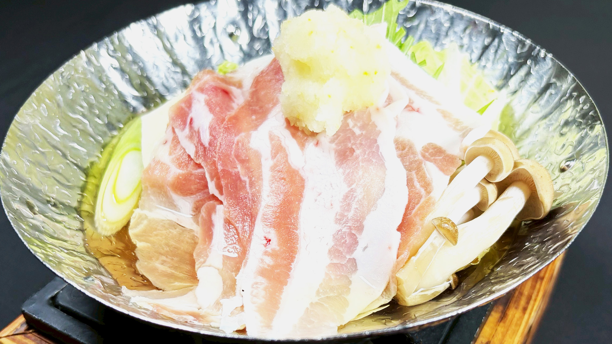 鍋物一例：きなこ豚　柚子みぞれ鍋