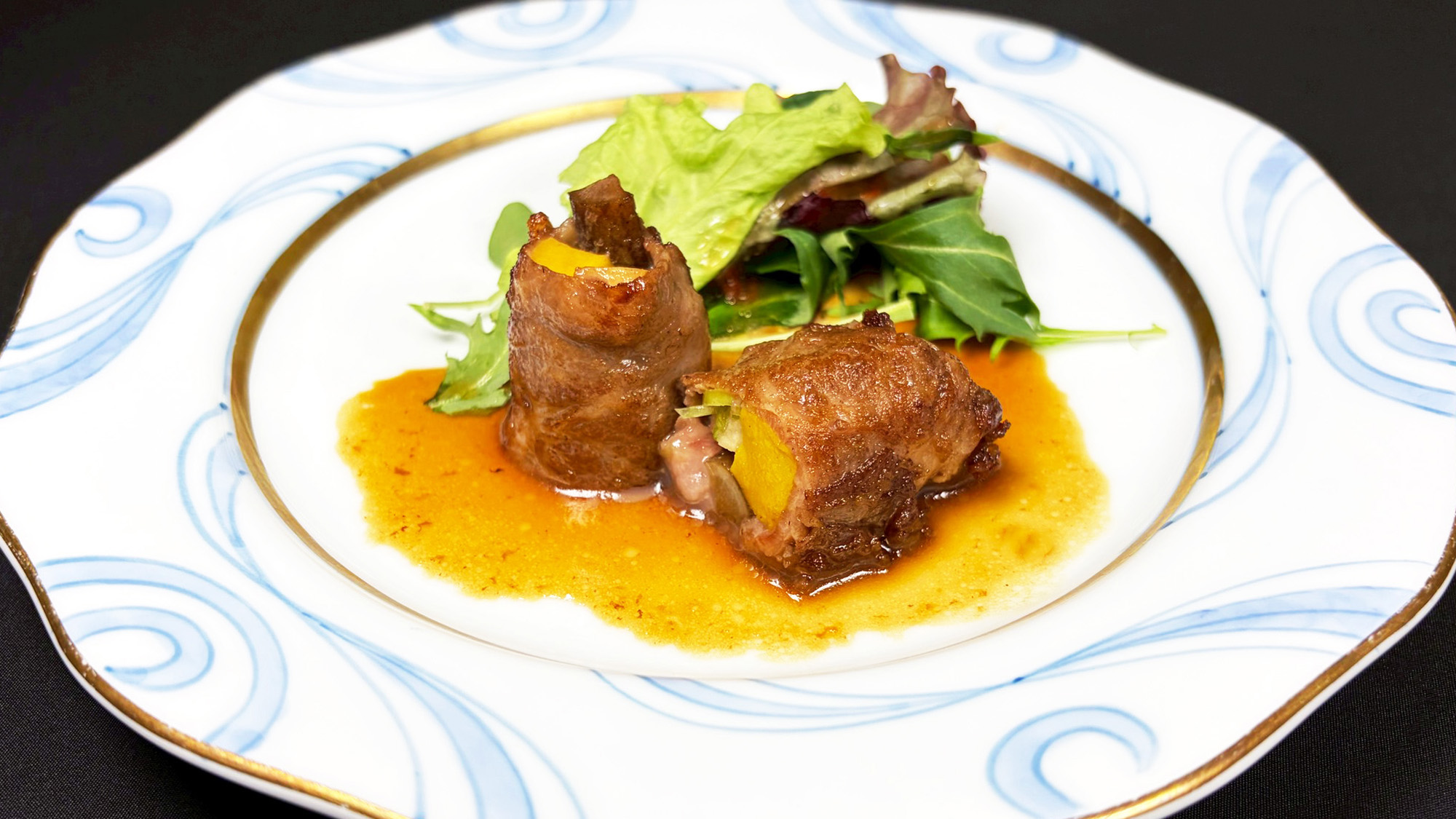 皿物一例：さつま町産さつま福永牛　牛巻き照り焼き