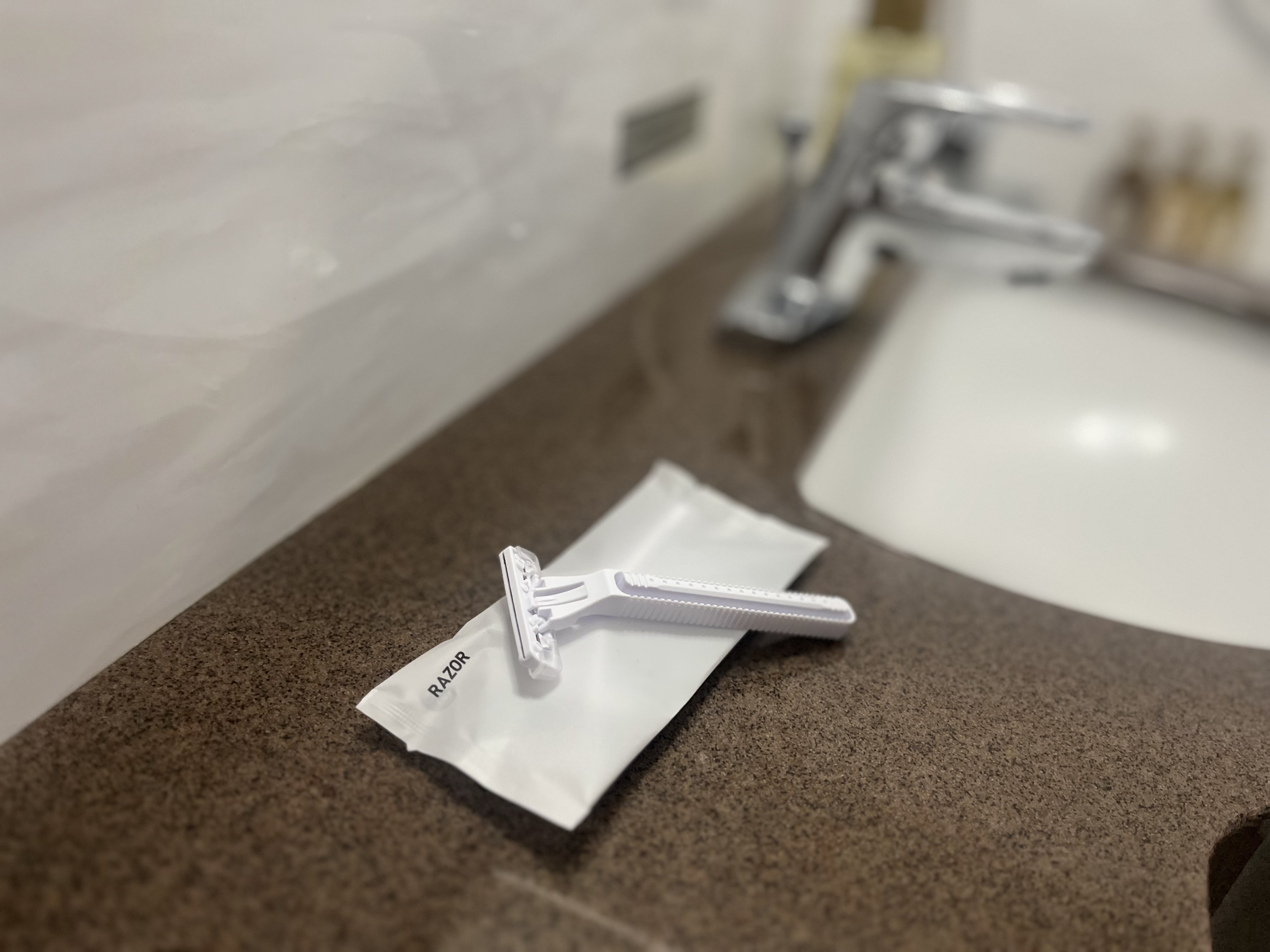 カミソリ（アメニティ・バイキング）