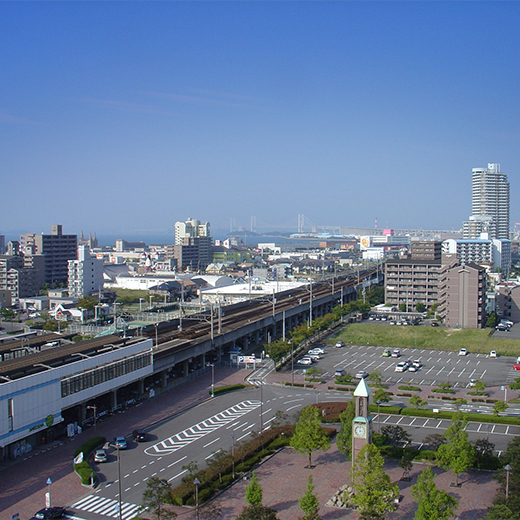 [View from the hotel] On a clear day, you can see the Setoo Bridge and the Seto Inland Sea.