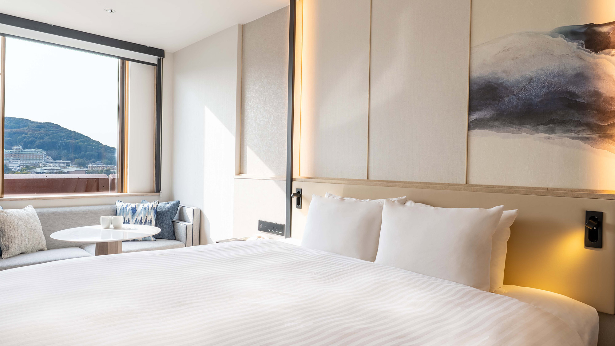 【リニューアル客室】キング(約27平米)