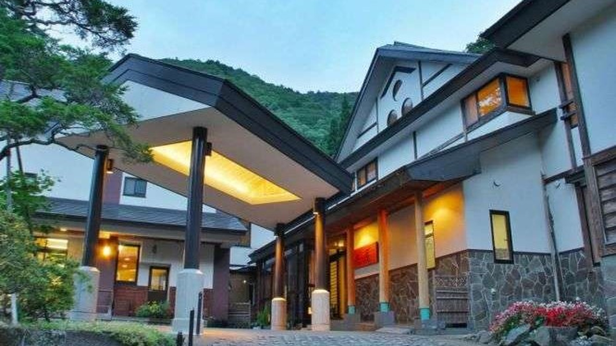 【秘湯めぐり・東屋】奥州三高湯の名湯。歴史ある老舗旅館（徒歩5分・湯めぐり有料）