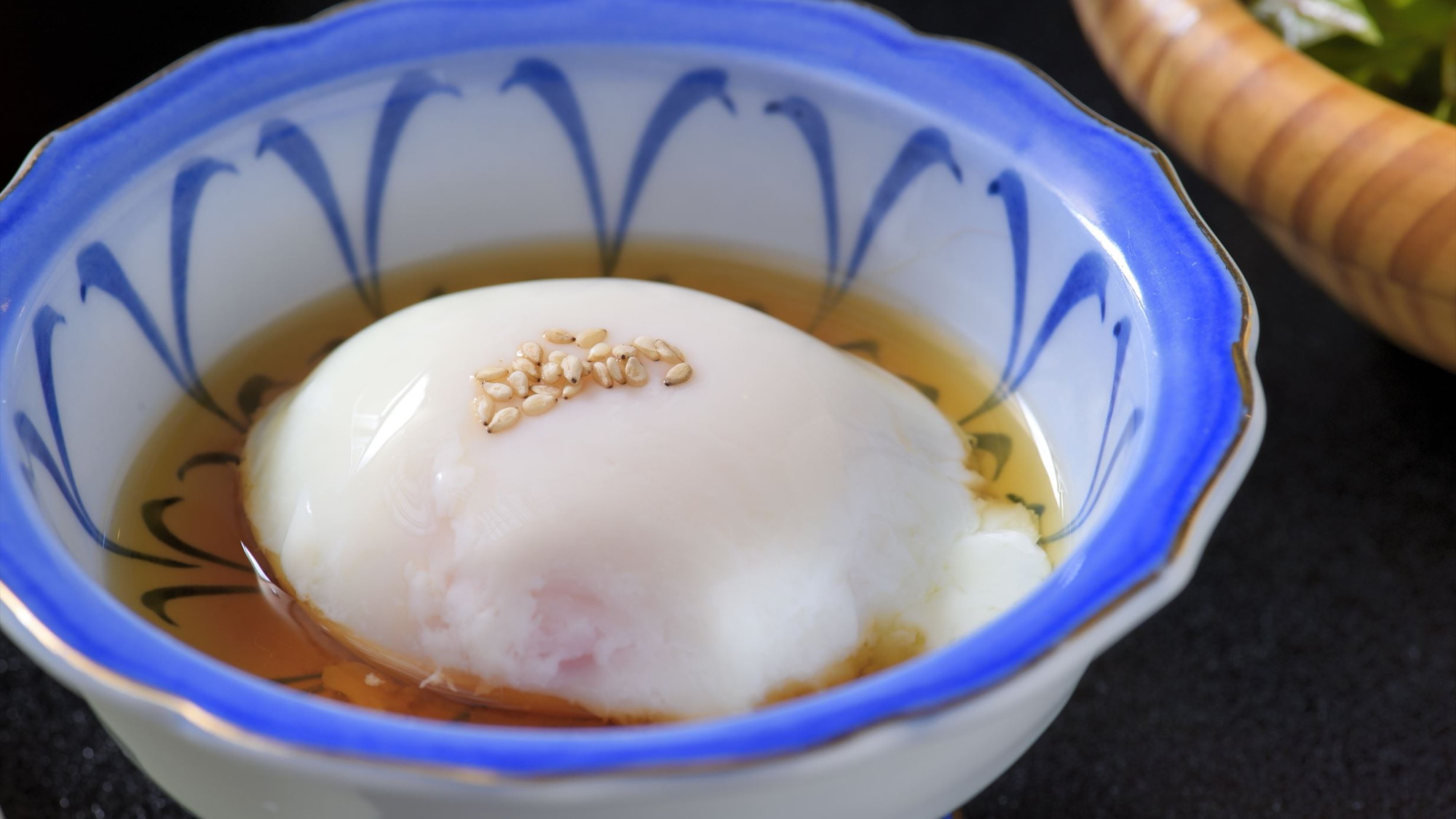 【朝食】白布温泉に程近い小野川温泉の名物「ラジウム玉子」を朝食にご用意します