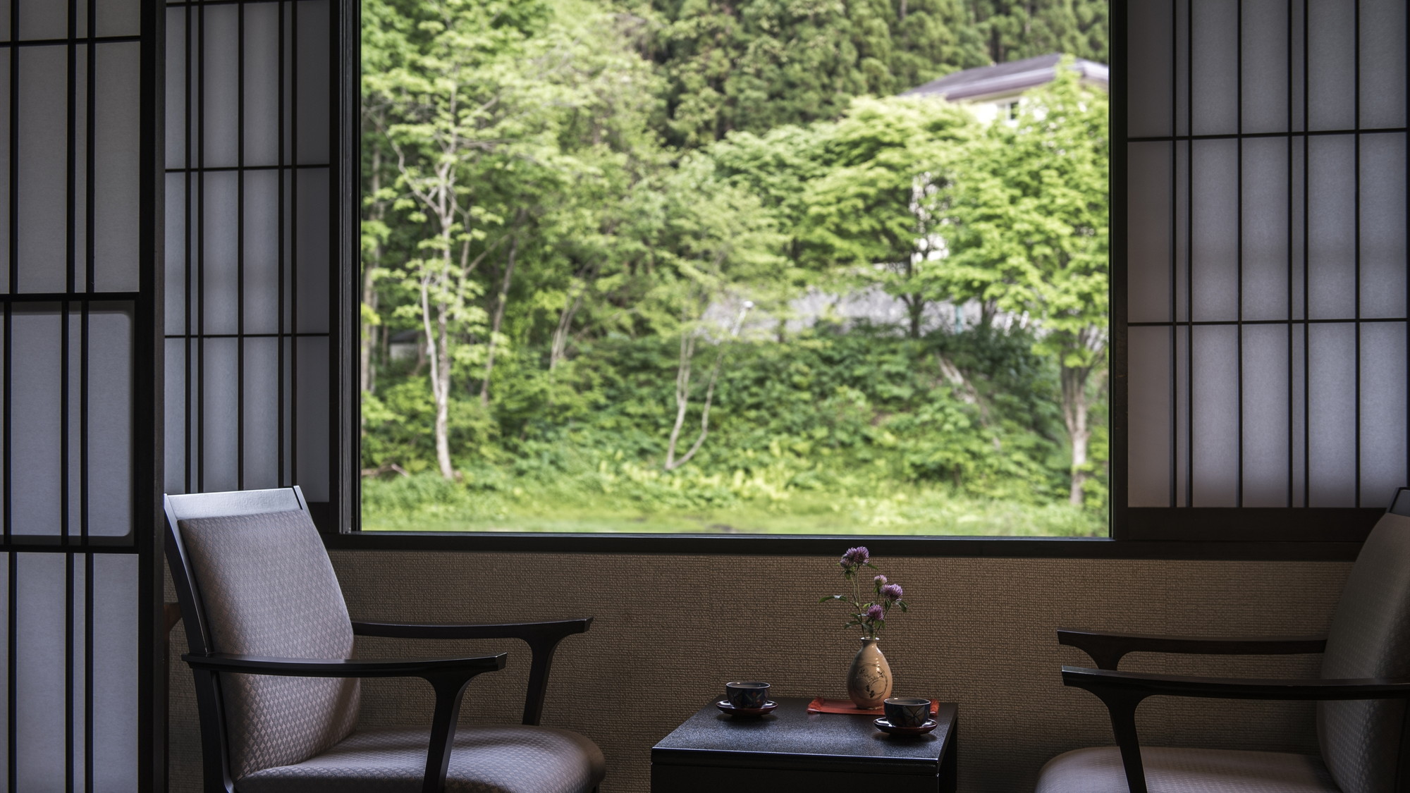 【基本の客室タイプ「花水木（はなみずき）」】秘湯ならではの非日常感の中でご滞在ください。