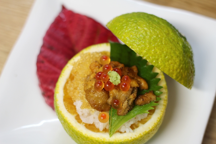 ミニ海鮮丼（一例）