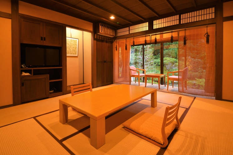 和室８畳＋２畳（日本庭園＋池の眺め