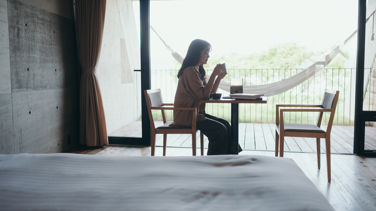 コーヒーの香りに包まれながらゆったり寛ぐ