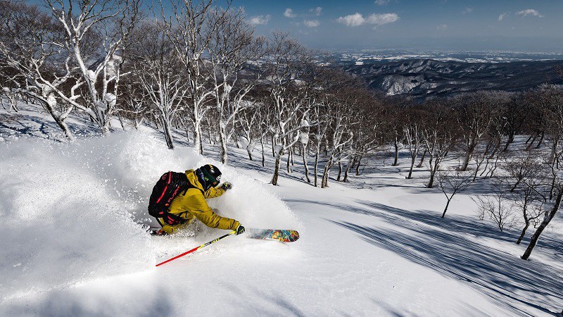 夏油高原スキー場まで無料バスで行けちゃう！リフト1日券付きプラン！（素泊り）