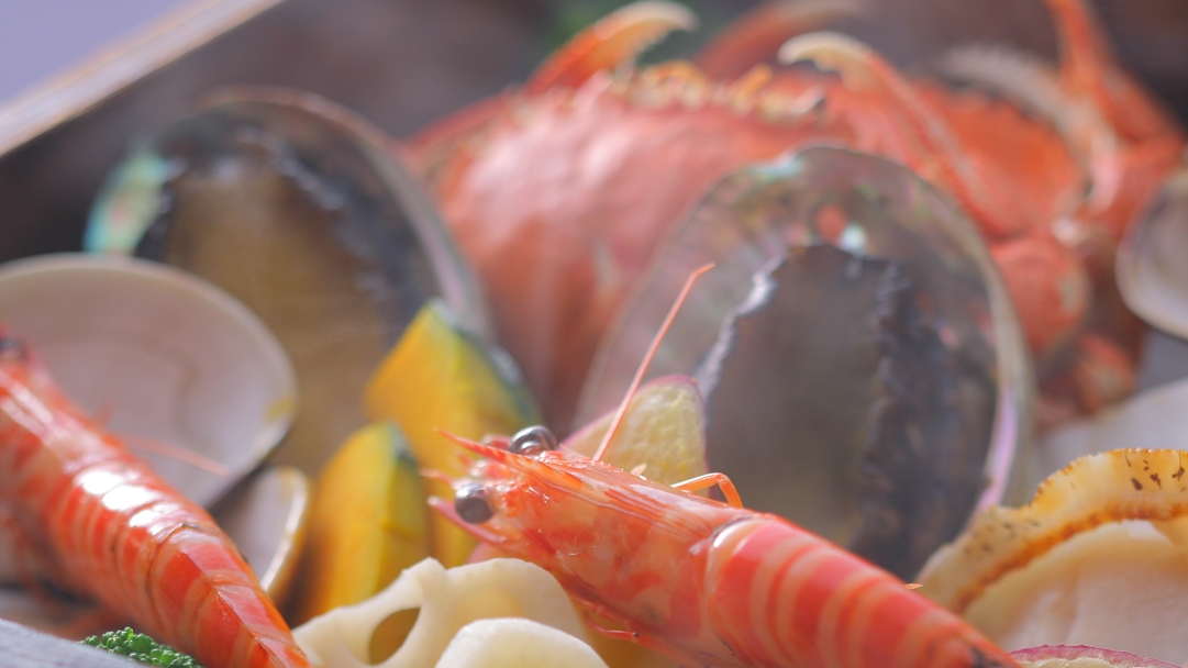 ◆【名物】加賀 湯けむり源泉蒸し〜 目の前で蒸し上げる“じわもん”贅沢懐石◆