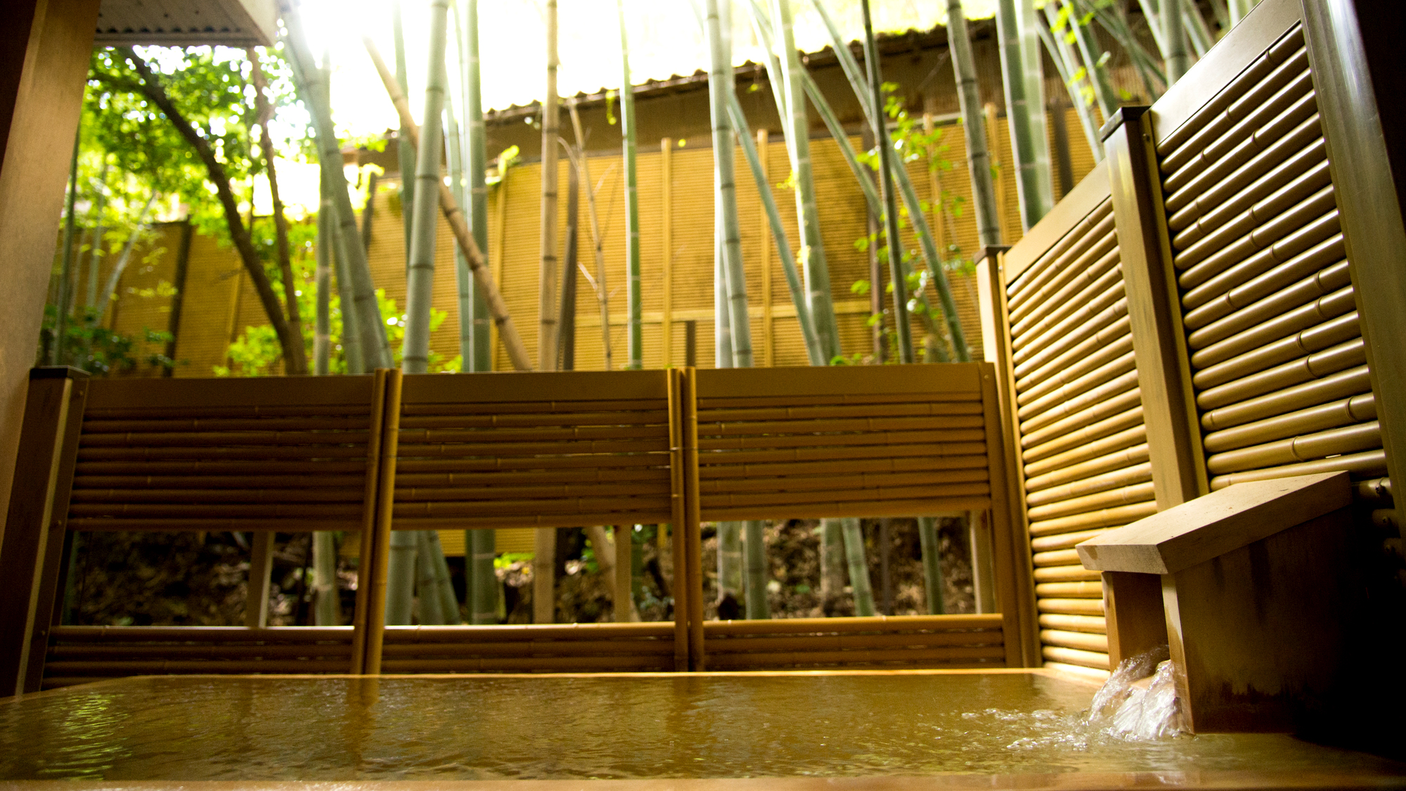 源泉かけ流し檜露天風呂付客室【一例】