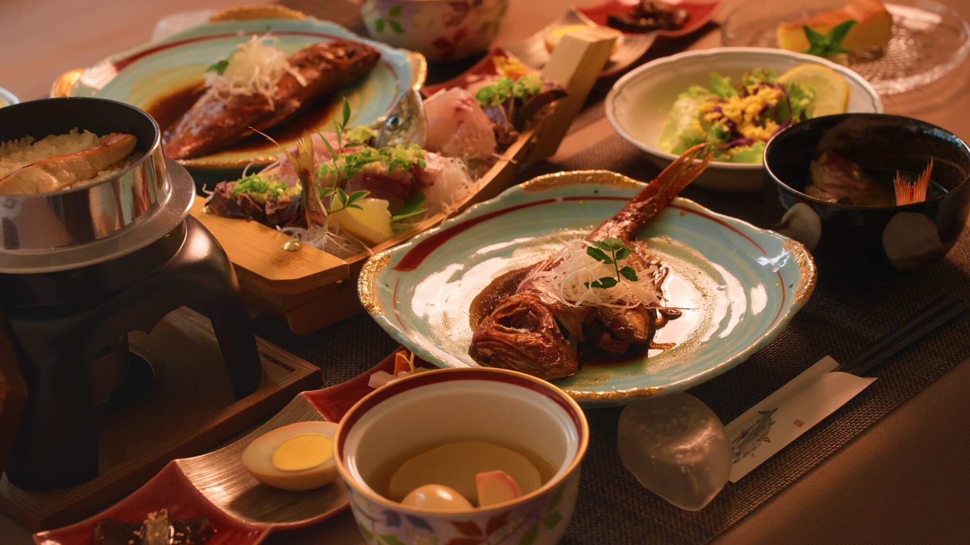 【夕食付】朝寝坊さん＆朝の出発が早い人に！夜は宿自慢の厳選地魚を使った料理を堪能