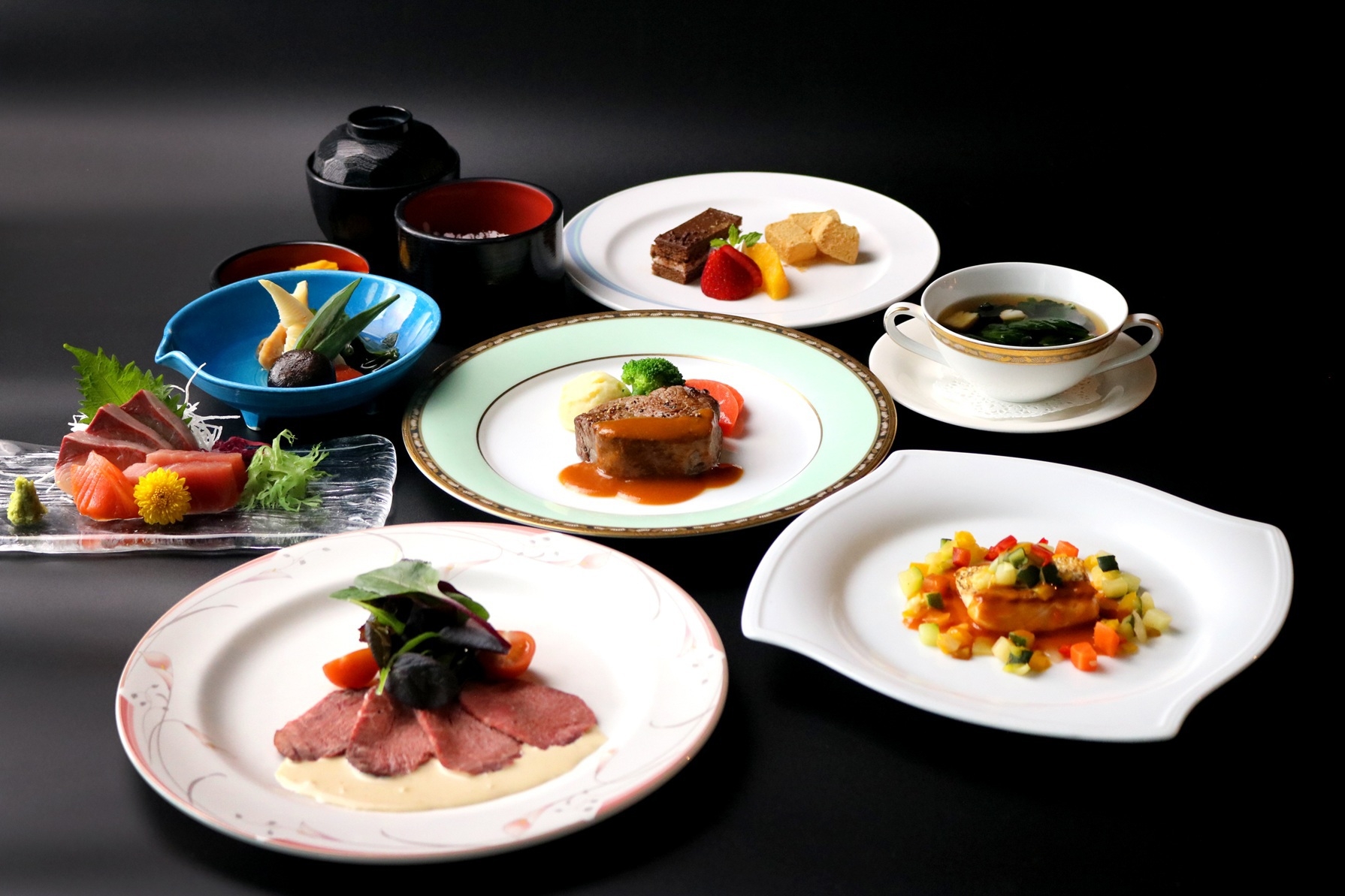「和洋折衷ディナー」と「朝食」2食付（14時アウト）