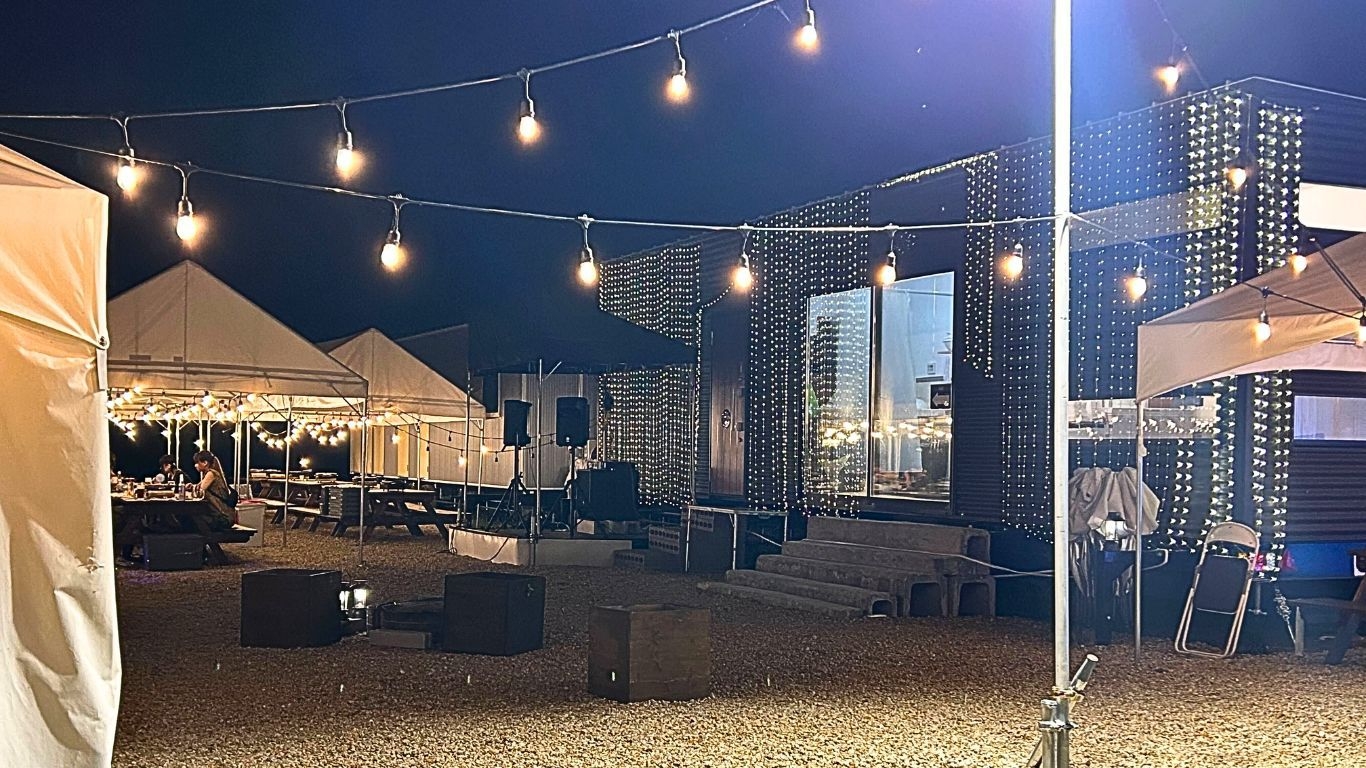 【ディナーは手ぶらで BBQ!!】食べ飲み放題最大5時間★in NIGHT FIVE！(2食付)
