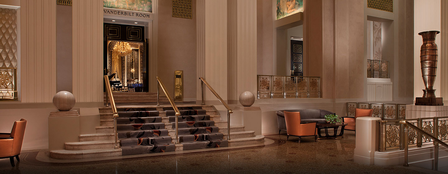 ホール（パーク・アベニュー側）