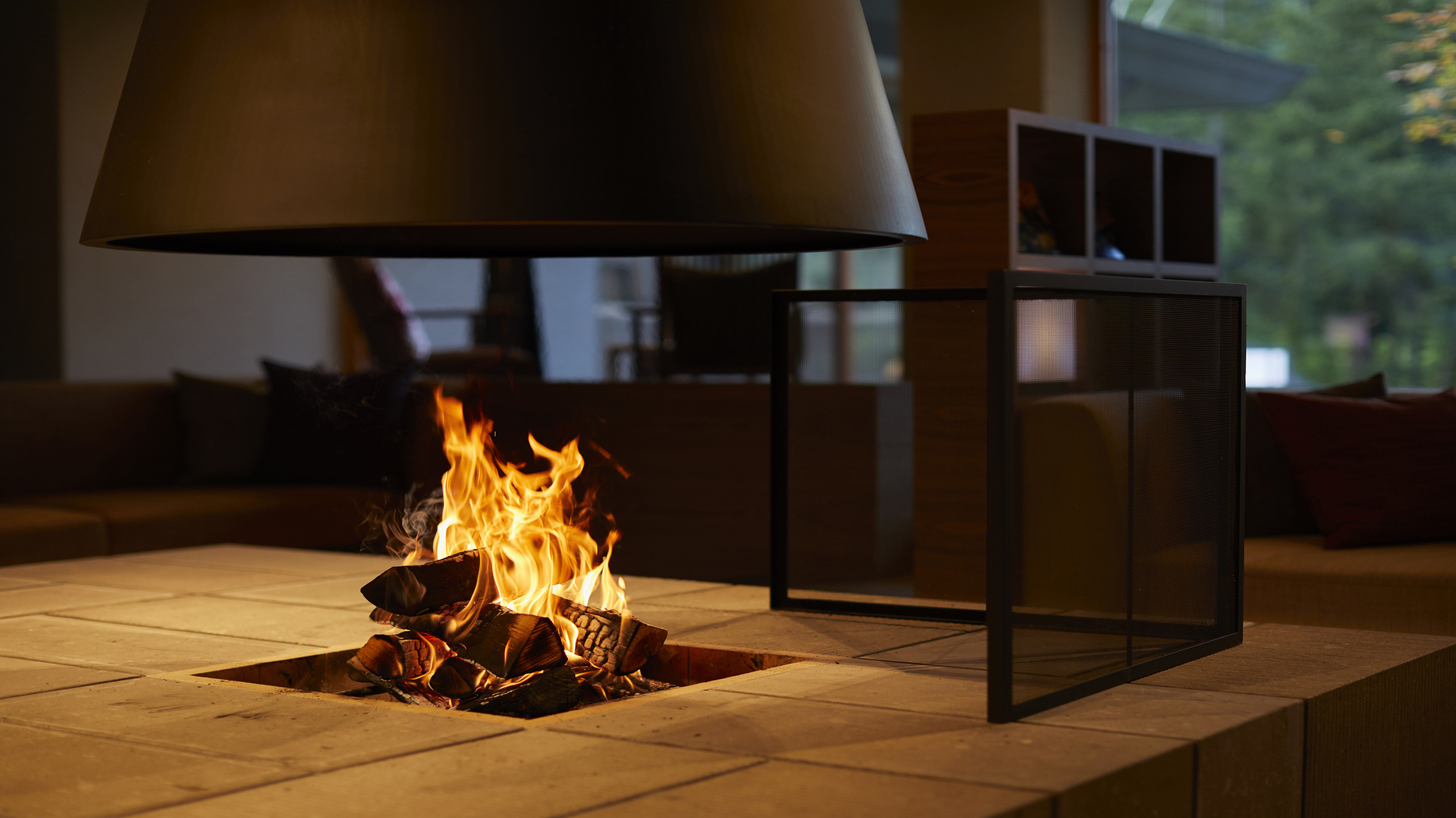 _囲炉裏ラウンジ_揺らめく炎がもたらす安らぎの時間※イメージ