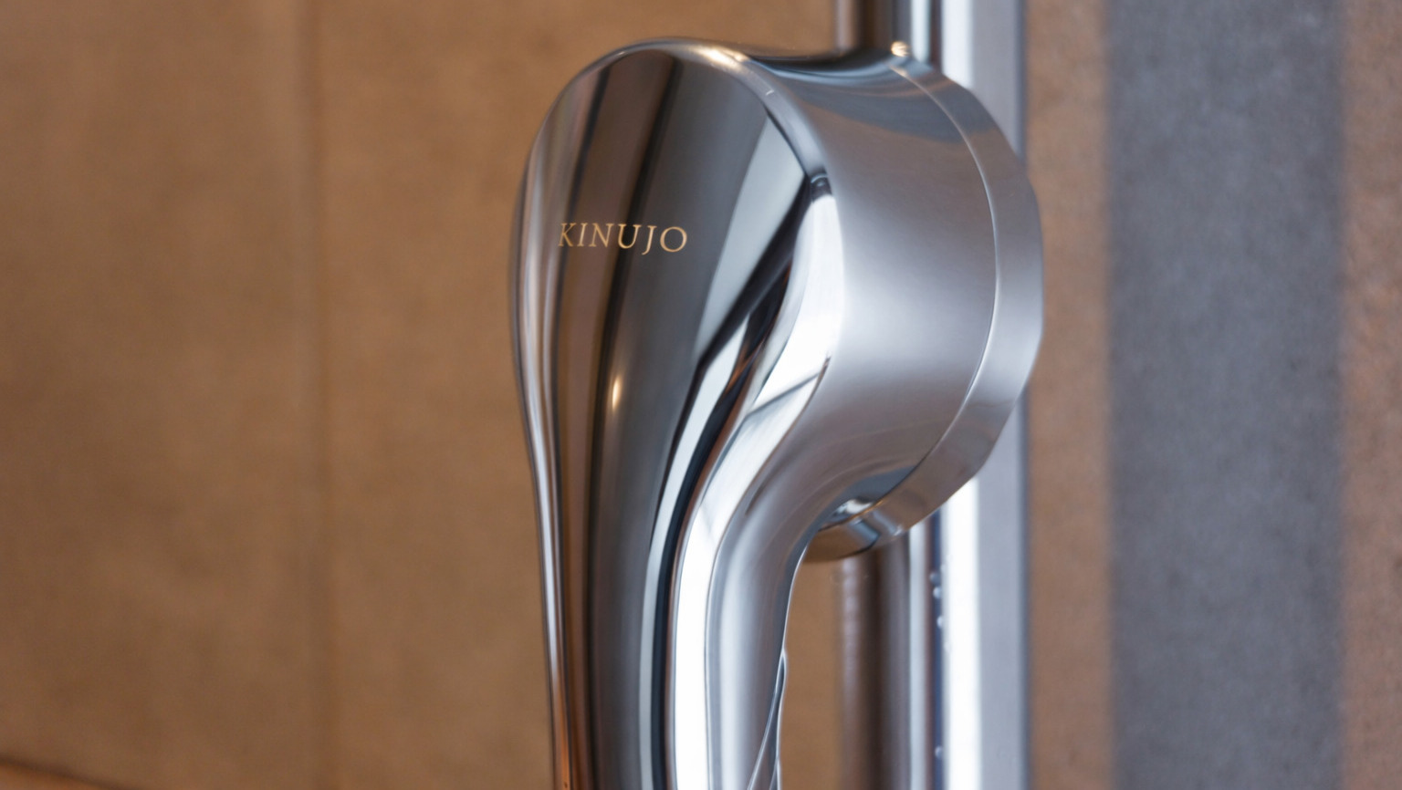 【KINUJO Silk Rich Shower】リッチなバスタイムを