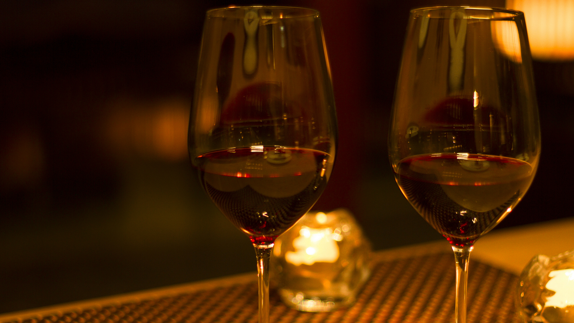 お料理に合わせ、厳選したワインをご提案いたします