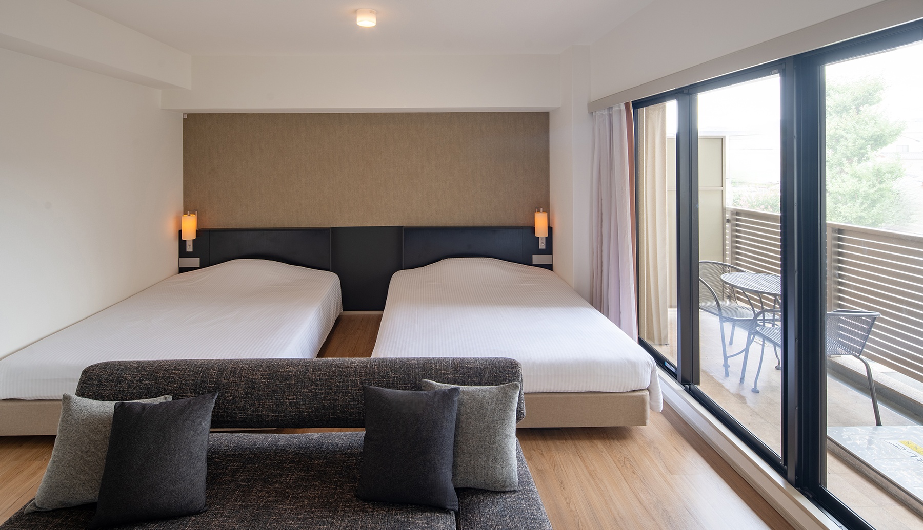 ◇禁煙◇バルコニー付ツイン（30平米・バストイレ付）